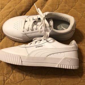 Womens puma sneakers size 6